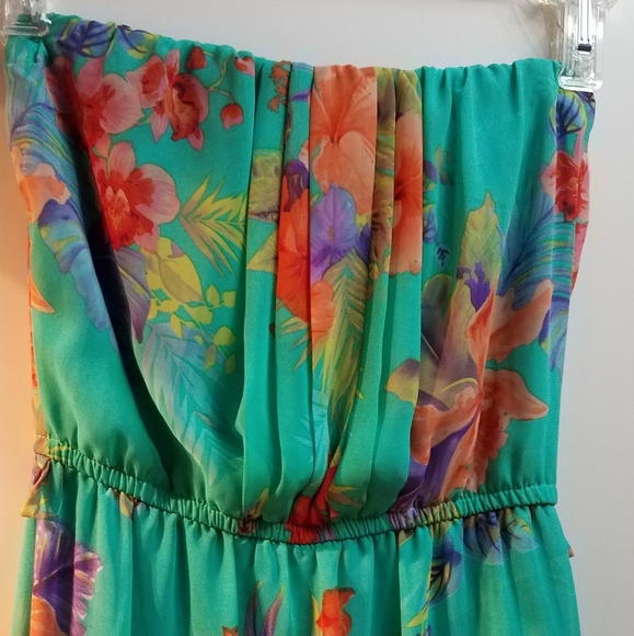 THIS WEEK ONLY -Sassy Strapless Spring Dress!! - Picture 6 of 15